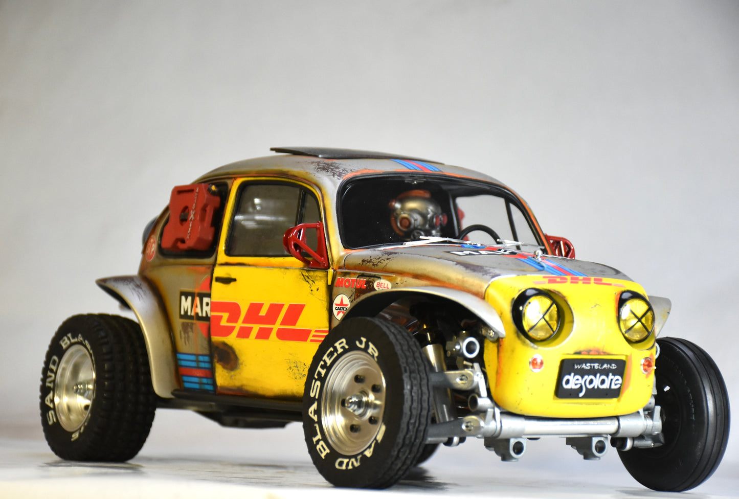 Tamiya Sand Scorcher 1/10 Custom Painted Body – Finished with Driver Figure (DESOLATE)