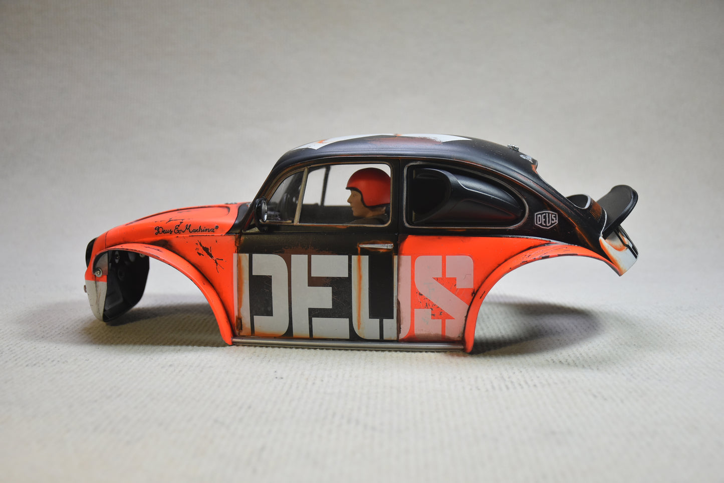 DEUS EX MACHINA theme - Tamiya Sand Scorcher 1/10 Custom Painted Body – Finished with Driver Figure