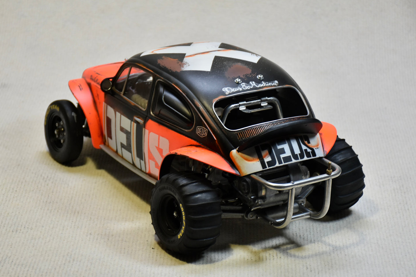 DEUS EX MACHINA theme - Tamiya Sand Scorcher 1/10 Custom Painted Body – Finished with Driver Figure