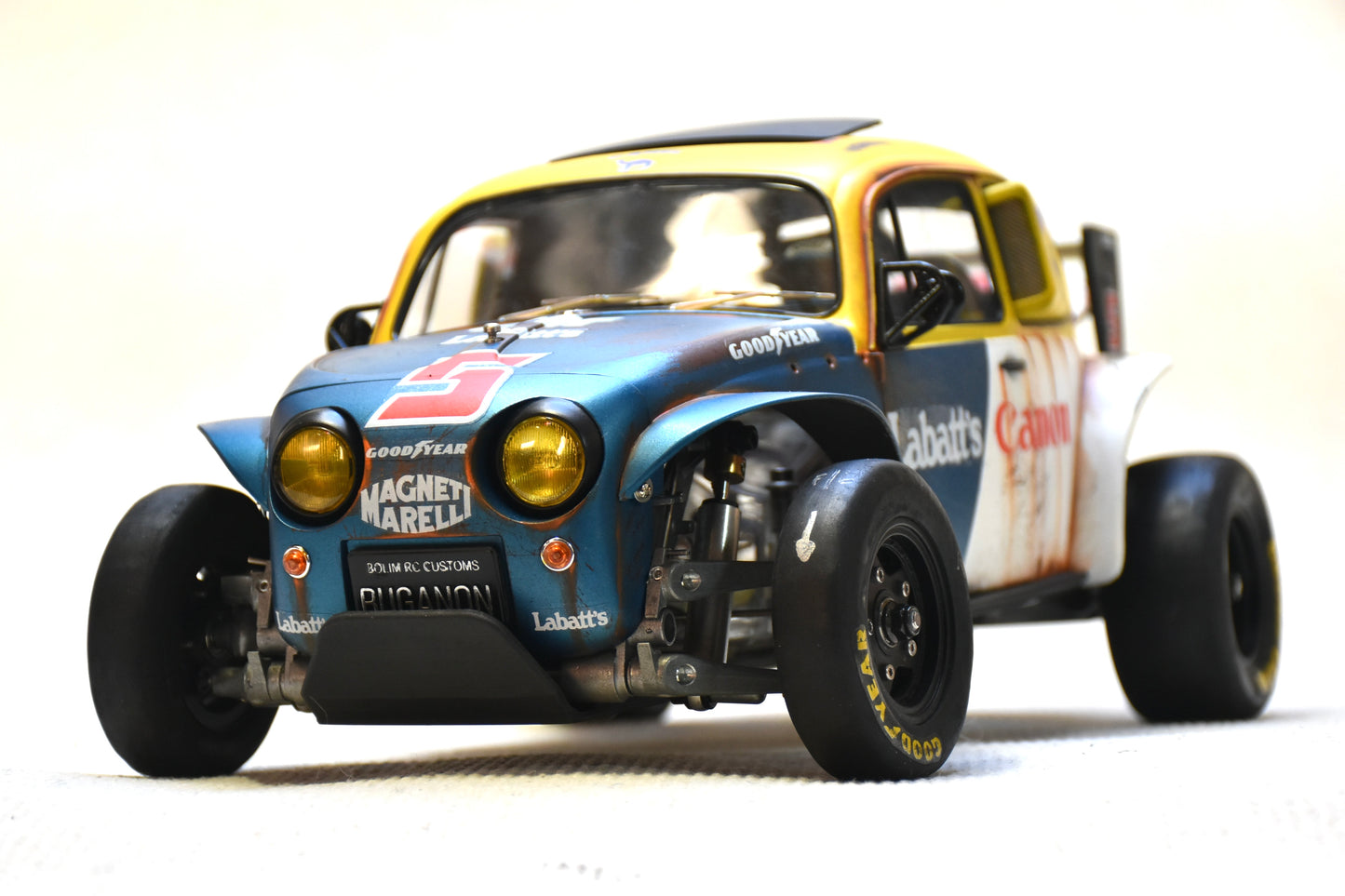 Carrosserie personnalisée peinte Tamiya Sand Scorcher 1/10 – Finition avec figurine de pilote (BUGANON)