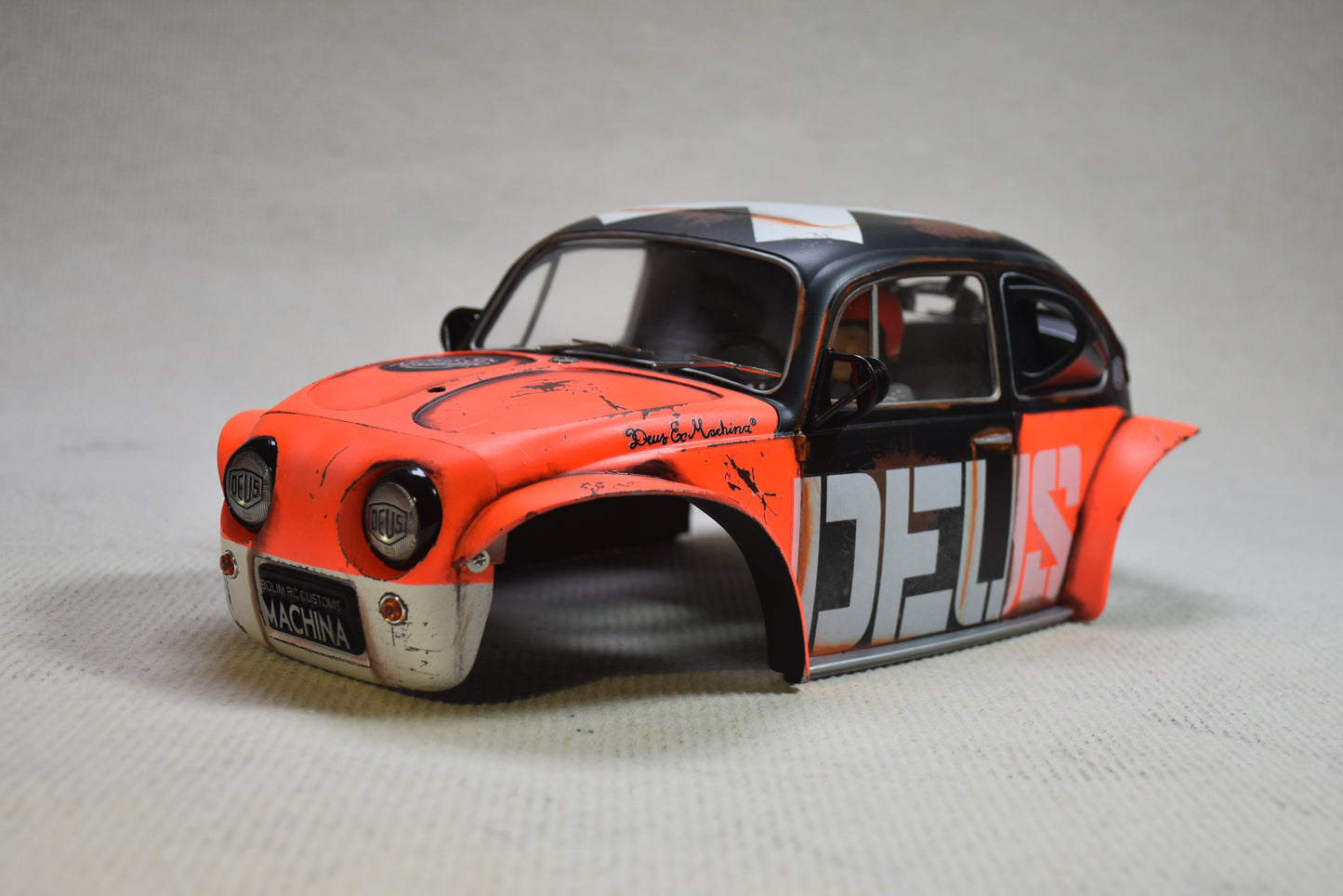 DEUS EX MACHINA theme - Tamiya Sand Scorcher 1/10 Custom Painted Body – Finished with Driver Figure