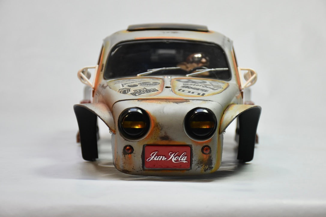 Tamiya Sand Scorcher 1/10 Custom Painted Body – Finished with Driver Figure (JUNKOLA)