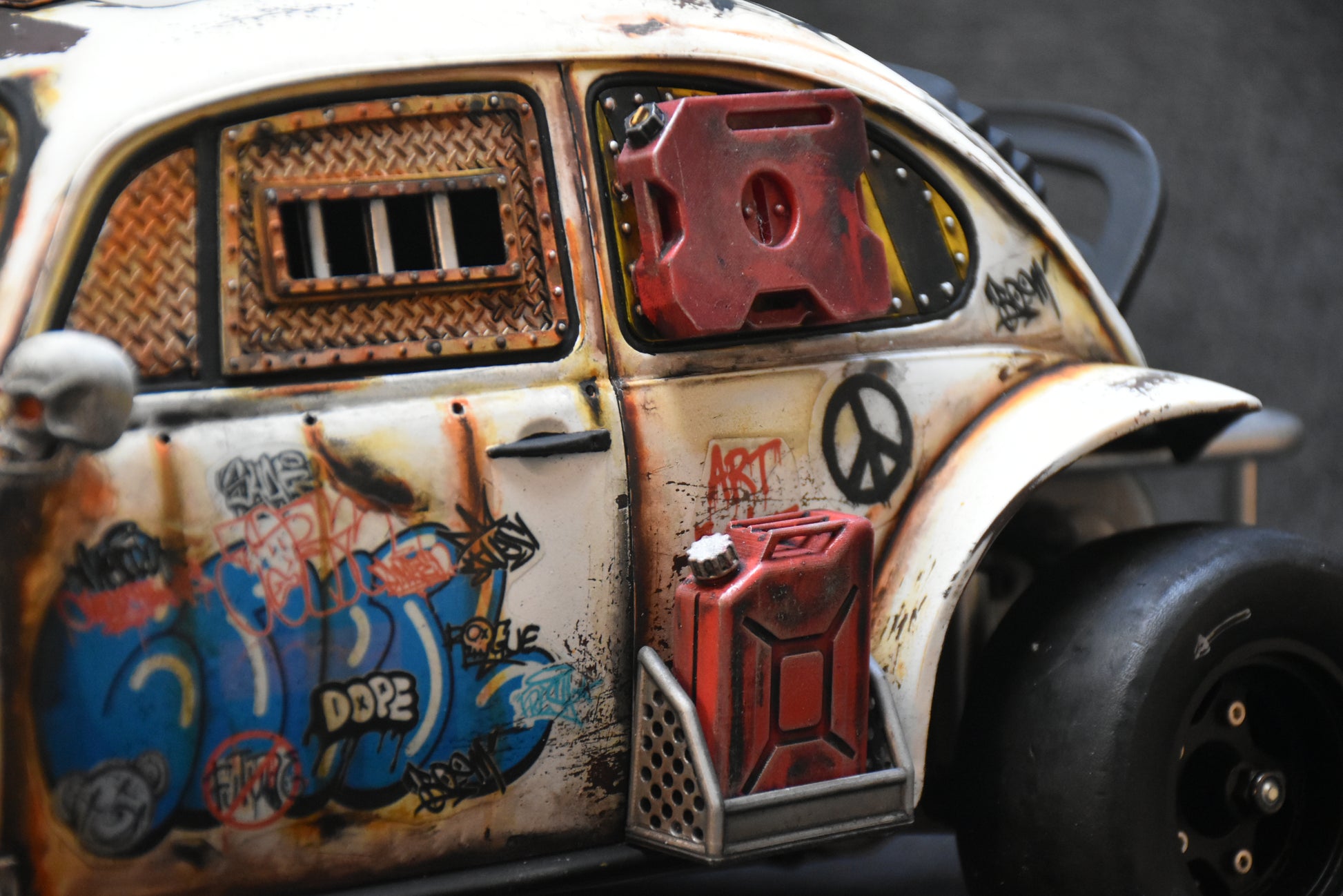 Tamiya Sand Scorcher 1/10 Custom Painted Body – Finished with Driver Figure (DYSTOPIC) - BOLIM RC CUSTOMS