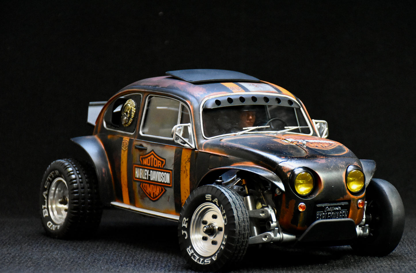 Tamiya Sand Scorcher 1/10 Custom Painted Body – Finished with Driver Figure (HARLEYWAGEN)