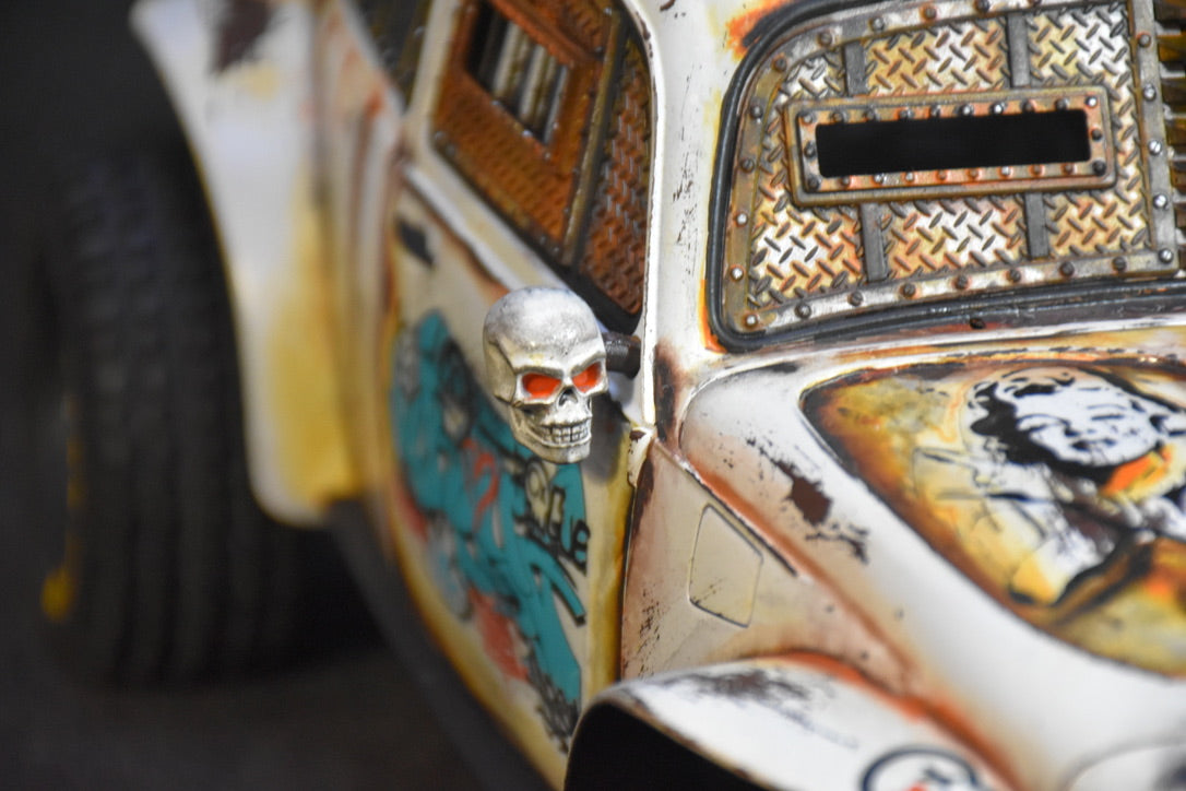 Tamiya Sand Scorcher 1/10 Custom Painted Body – Finished with Driver Figure (2SEXY4U)