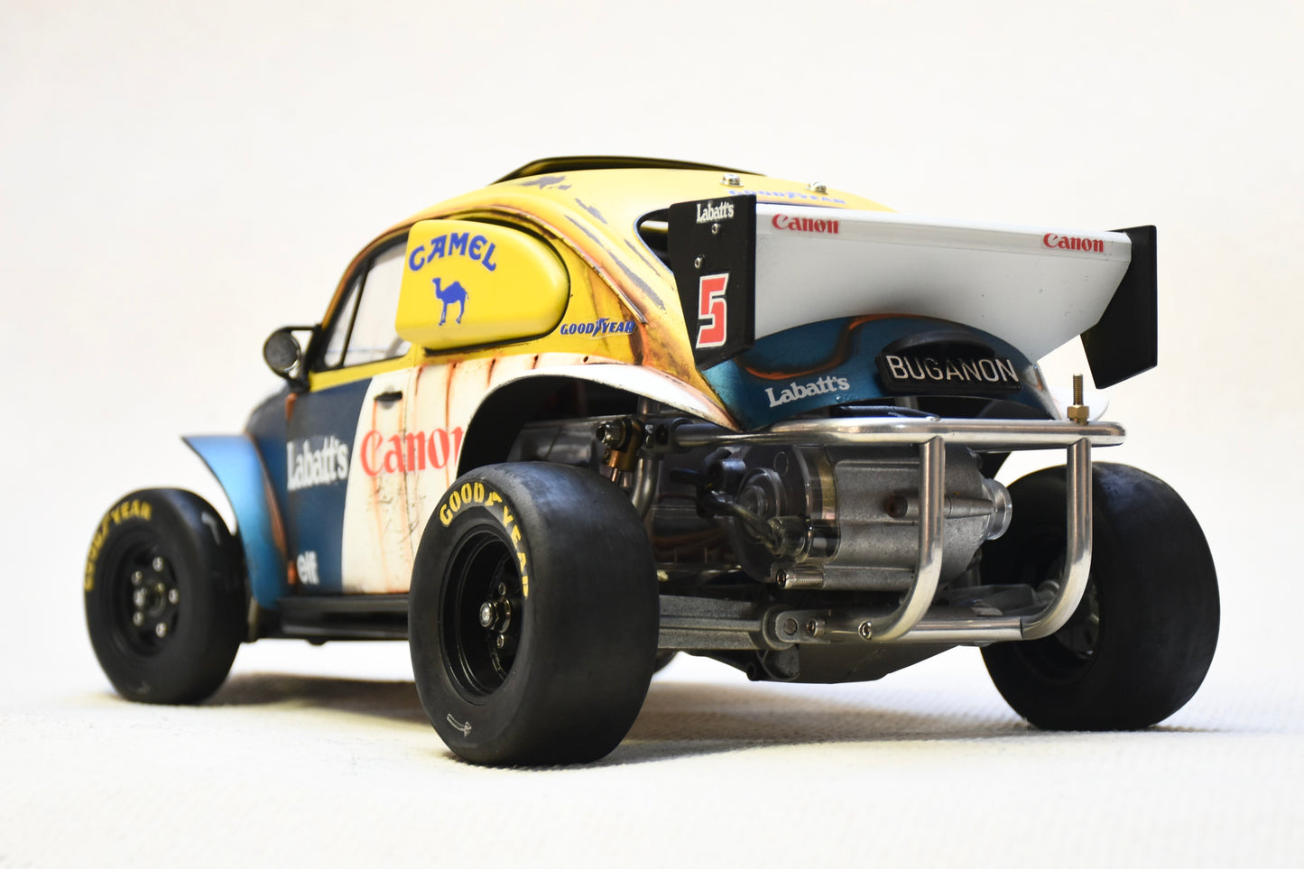 Carrosserie personnalisée peinte Tamiya Sand Scorcher 1/10 – Finition avec figurine de pilote (BUGANON)