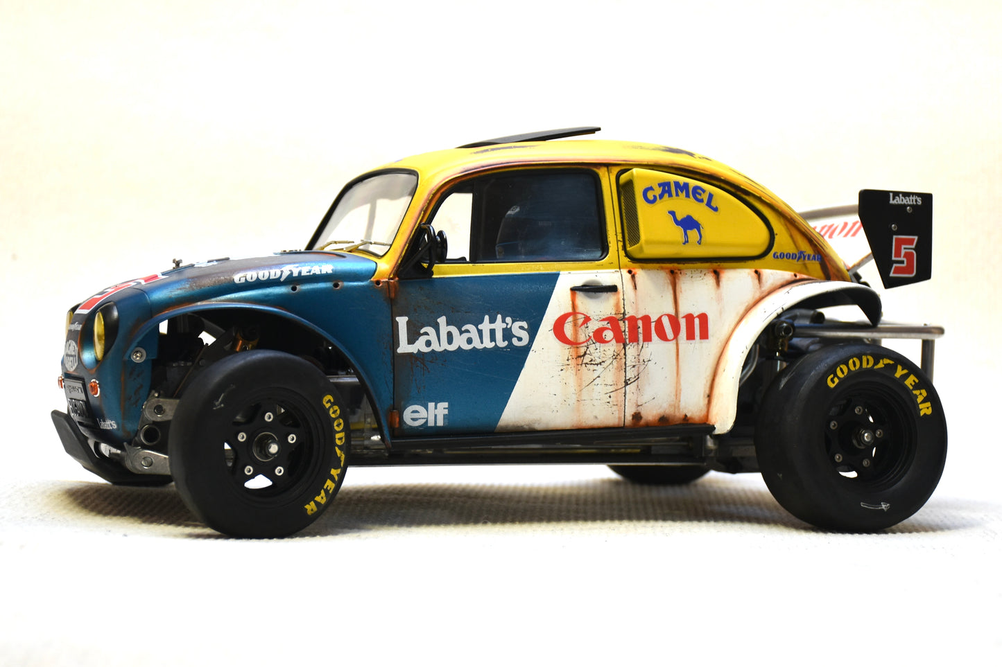 Carrosserie personnalisée peinte Tamiya Sand Scorcher 1/10 – Finition avec figurine de pilote (BUGANON)