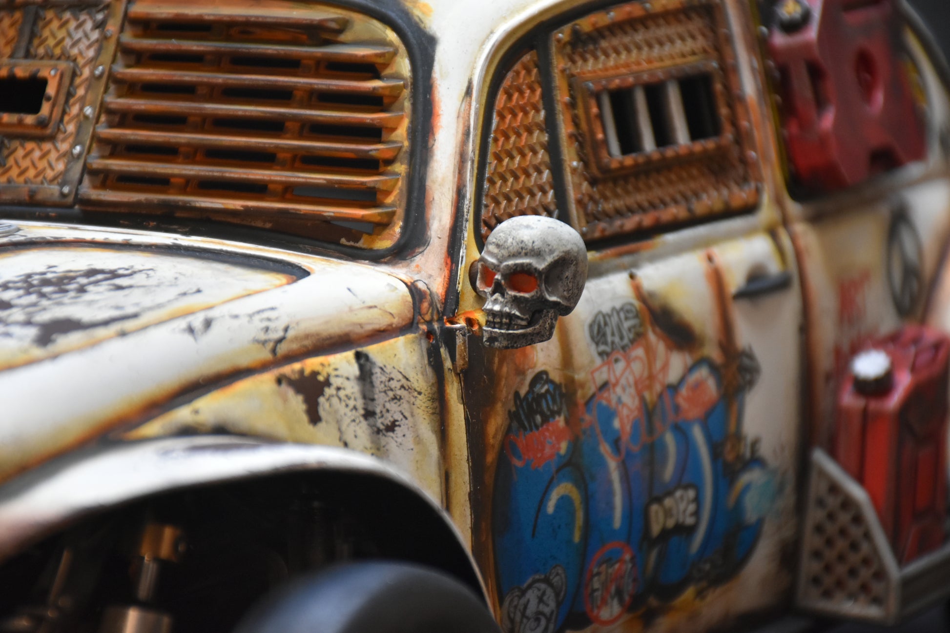 Tamiya Sand Scorcher 1/10 Custom Painted Body – Finished with Driver Figure (DYSTOPIC) - BOLIM RC CUSTOMS