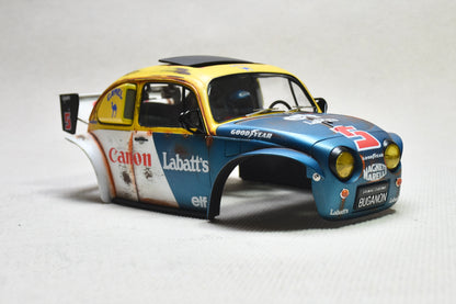 Carrosserie personnalisée peinte Tamiya Sand Scorcher 1/10 – Finition avec figurine de pilote (BUGANON)