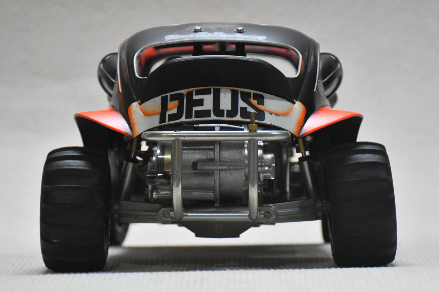 DEUS EX MACHINA theme - Tamiya Sand Scorcher 1/10 Custom Painted Body – Finished with Driver Figure