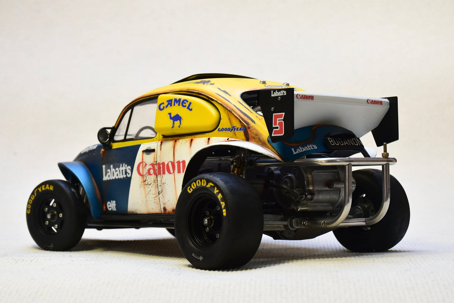 Carrosserie personnalisée peinte Tamiya Sand Scorcher 1/10 – Finition avec figurine de pilote (BUGANON)